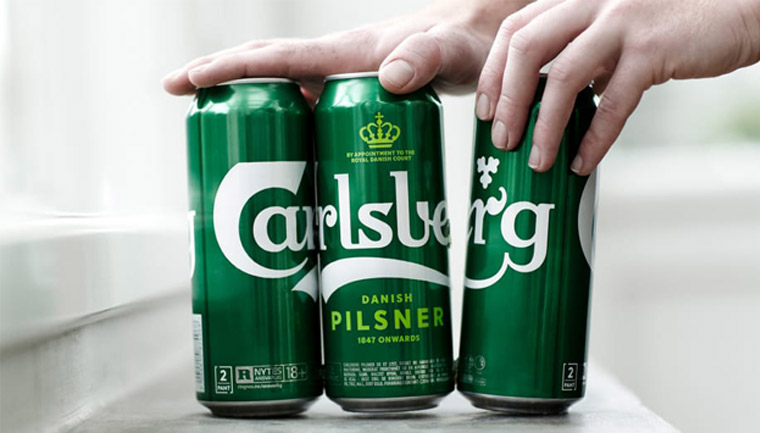 Carlsberg usa cola eliminar anéis plástico embalagens