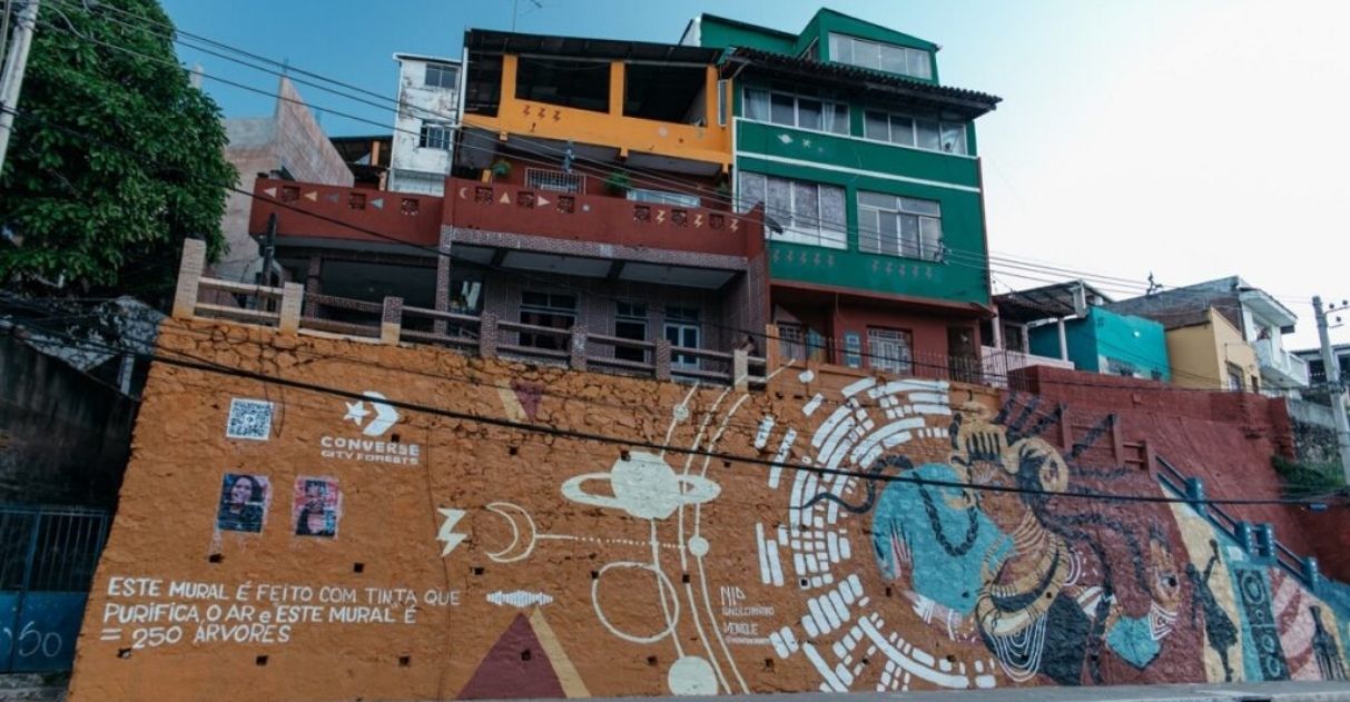 Salvador ganha mural produzido com tinta purifica o ar