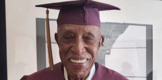 Vítima da segregação, americano de 101 anos recebe diploma do ensino médio após 8 décadas de espera