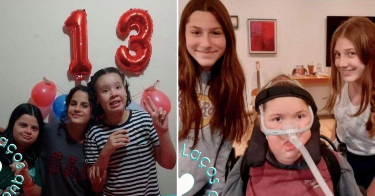 Três meninas festejando aniversário de 13 anos com o número 13 vermelho na parede e três meninas sorrindo em uma sala, sendo uma delas pessoa com deficiência usando tubo de oxigênio
